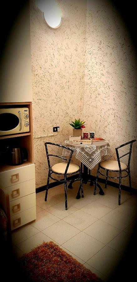 לינה וארוחת בוקר Albavilla Shabby Chic מראה חיצוני תמונה