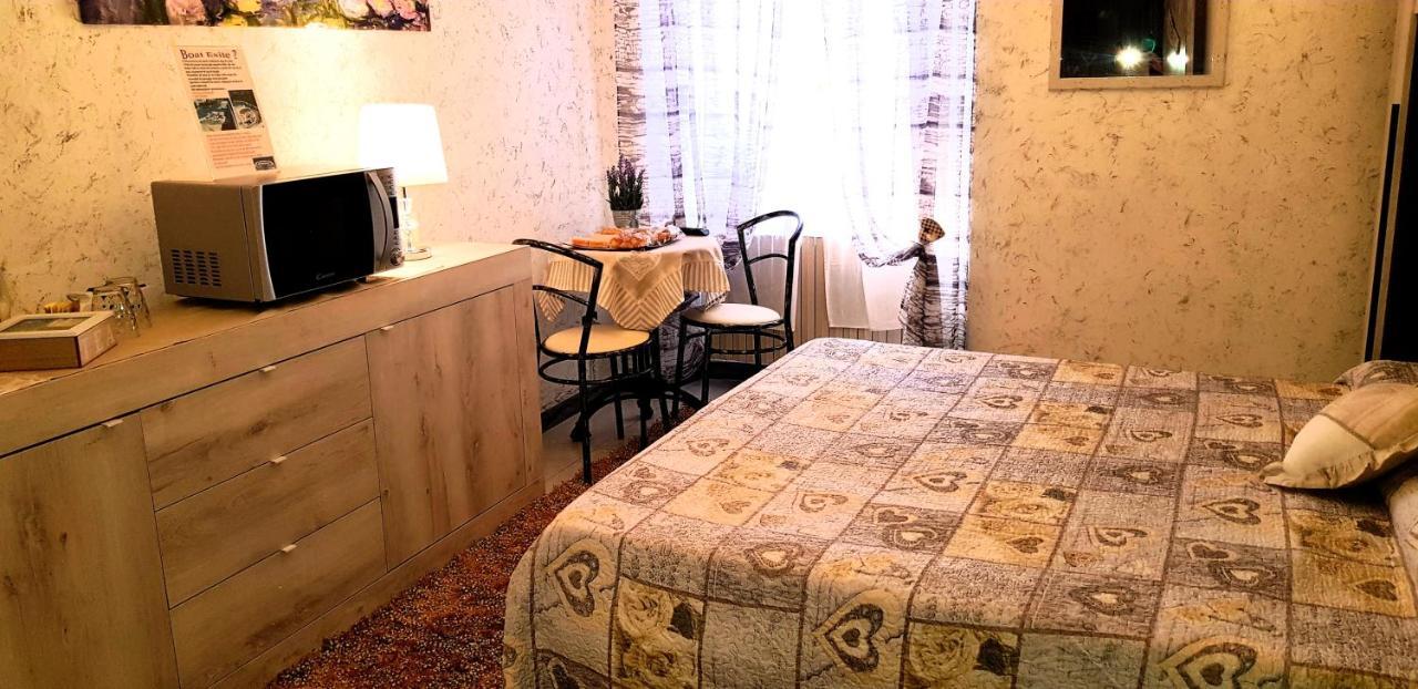 לינה וארוחת בוקר Albavilla Shabby Chic מראה חיצוני תמונה