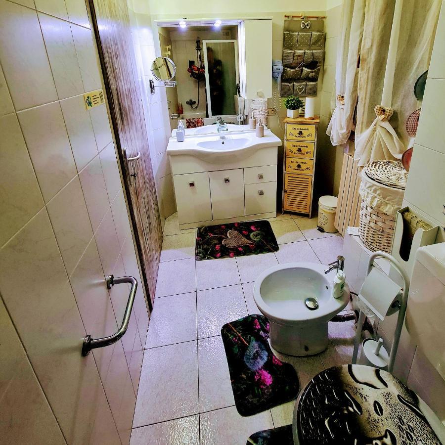 לינה וארוחת בוקר Albavilla Shabby Chic מראה חיצוני תמונה