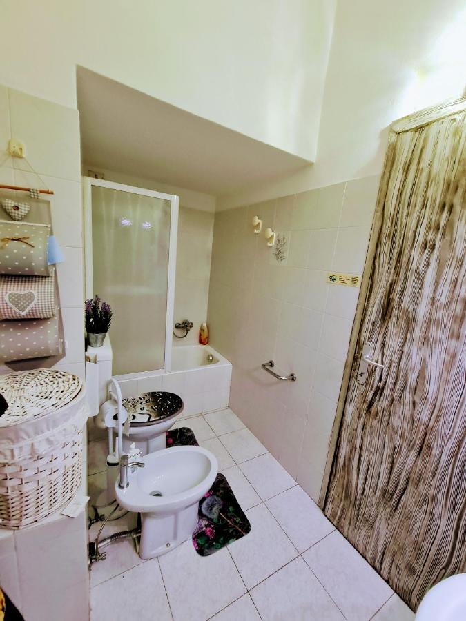 לינה וארוחת בוקר Albavilla Shabby Chic מראה חיצוני תמונה