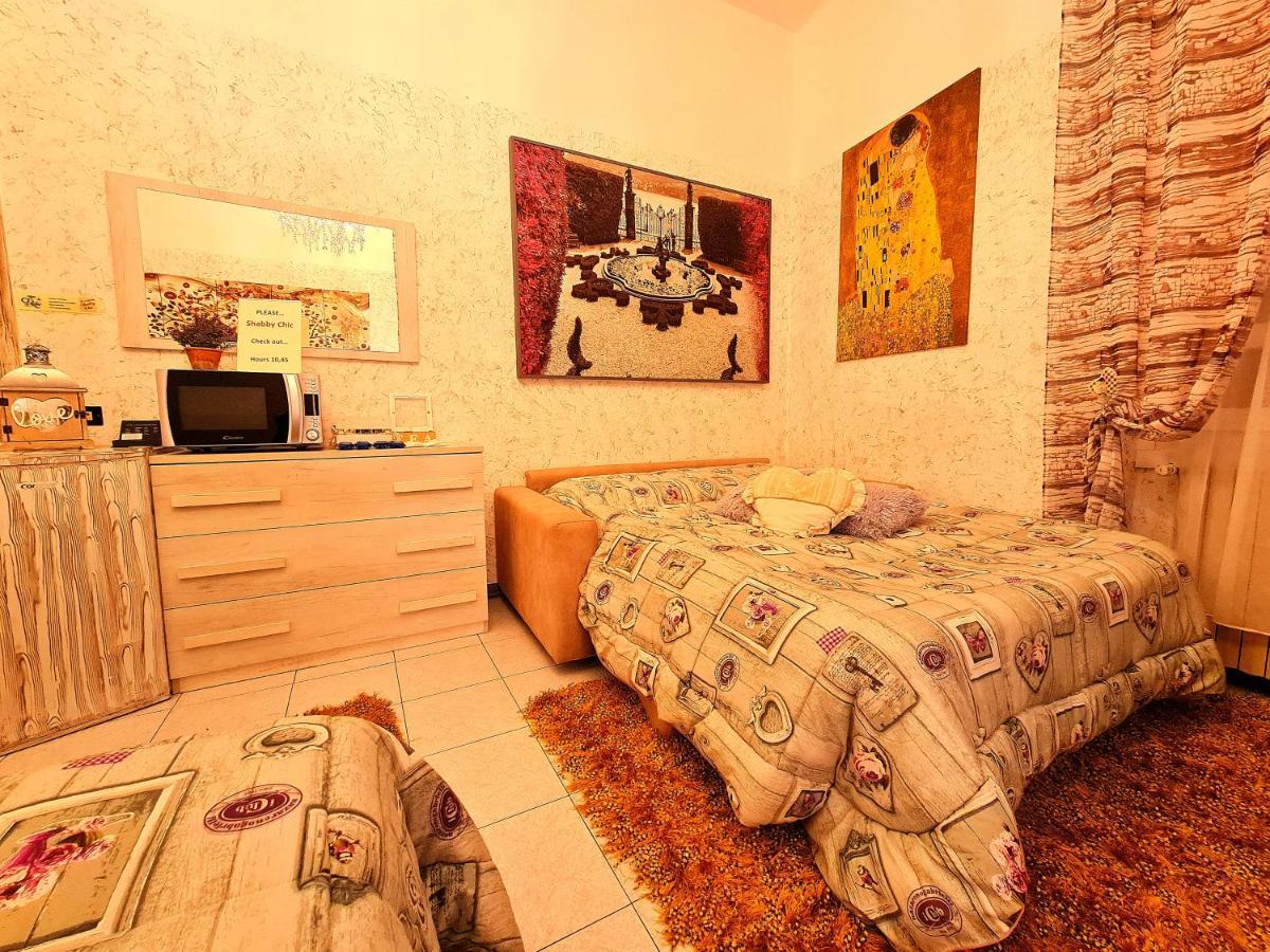 לינה וארוחת בוקר Albavilla Shabby Chic מראה חיצוני תמונה